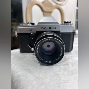 Vintage Yashica Electro AX Camera W/ Auto Yashinon DS-M 50mm 1:17 Lens-UNTESTED